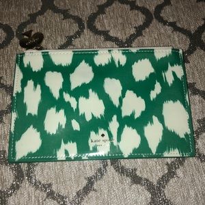 Kate spade clutch . Authentic